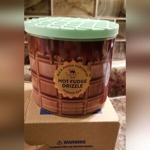 HOT FUDGE DRIZZLE CANDLE